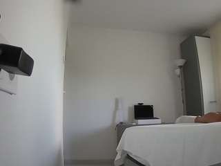 voyeurcam-charmhellen-kitchen