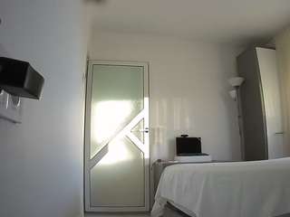 voyeurcam-charmhellen-kitchen
