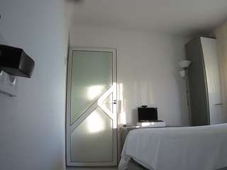 voyeurcam-charmhellen-kitchen