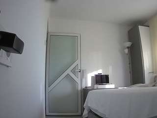 voyeurcam-charmhellen-kitchen from CamSoda