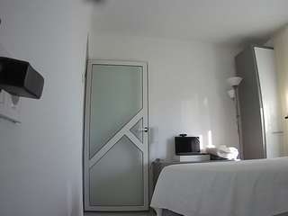 voyeurcam-charmhellen-kitchen