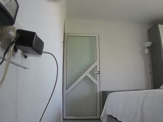 voyeurcam-charmhellen-kitchen