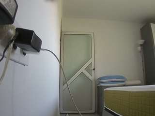 voyeurcam-charmhellen-kitchen