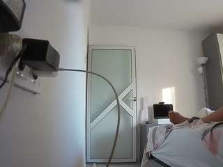 voyeurcam-charmhellen-kitchen