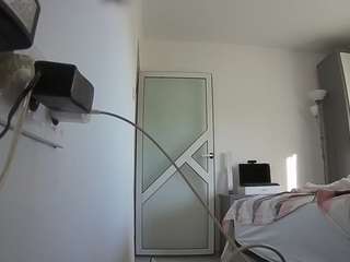 voyeurcam charmhellen kitchen