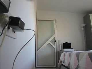 voyeurcam-charmhellen-kitchen
