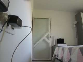 voyeurcam-charmhellen-kitchen