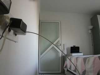 voyeurcam-charmhellen-kitchen