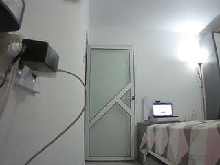 voyeurcam-charmhellen-kitchen Webcam Model Profile