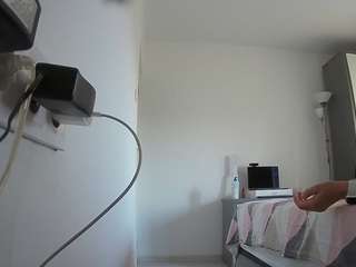 voyeurcam charmhellen kitchen