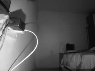 voyeurcam-charmhellen-kitchen Webcam Model Profile