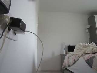 voyeurcam-charmhellen-kitchen