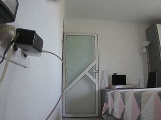 voyeurcam-charmhellen-kitchen
