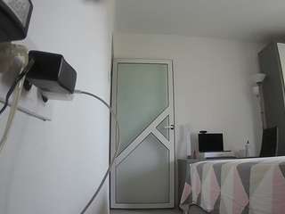 voyeurcam-charmhellen-kitchen