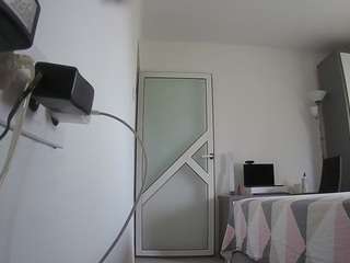 voyeurcam-charmhellen-kitchen