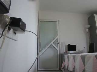 voyeurcam-charmhellen-kitchen