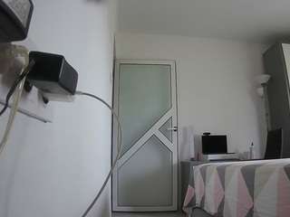 voyeurcam-charmhellen-kitchen