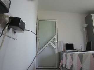 voyeurcam-charmhellen-kitchen