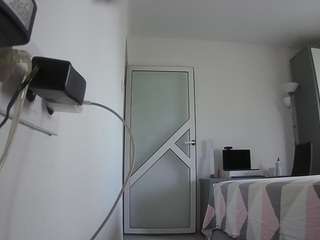 voyeurcam-charmhellen-kitchen