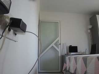voyeurcam-charmhellen-kitchen