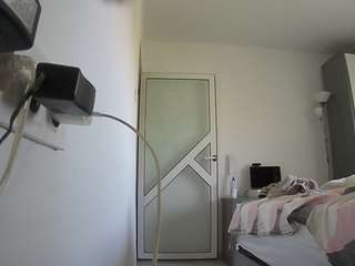 voyeurcam-charmhellen-kitchen