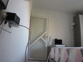 voyeurcam-charmhellen-kitchen