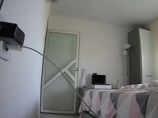 voyeurcam-charmhellen-kitchen