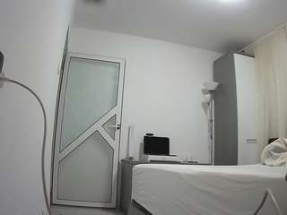 voyeurcam-charmhellen-kitchen