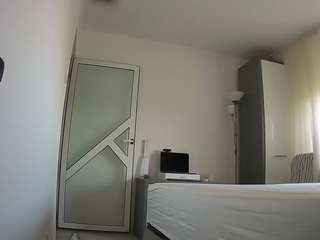 voyeurcam-charmhellen-kitchen camsoda
