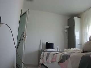 voyeurcam-charmhellen-kitchen