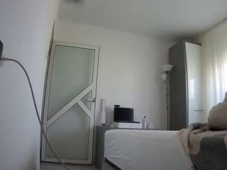 voyeurcam-charmhellen-kitchen