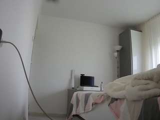 voyeurcam-charmhellen-kitchen