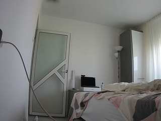 voyeurcam-charmhellen-kitchen