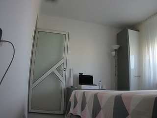 voyeurcam-charmhellen-kitchen