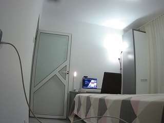 voyeurcam-charmhellen-kitchen