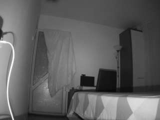 voyeurcam-charmhellen-kitchen