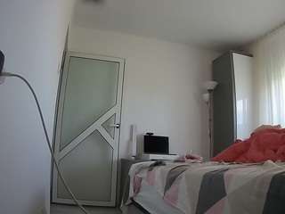 voyeurcam charmhellen kitchen