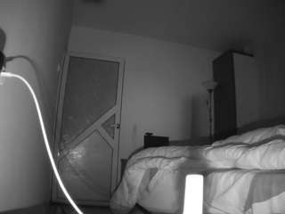 voyeurcam-charmhellen-kitchen