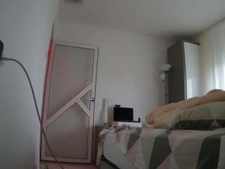 voyeurcam-charmhellen-kitchen webcam model
