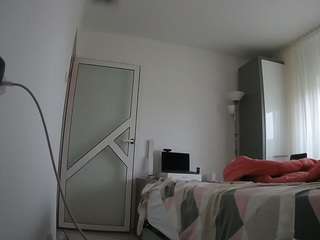 voyeurcam-charmhellen-kitchen webcam model