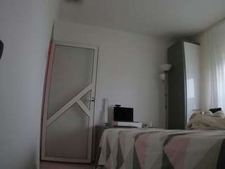 voyeurcam charmhellen kitchen