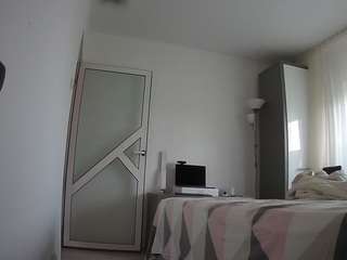 voyeurcam-charmhelle... webcam
