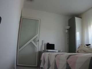 voyeurcam-charmhellen-kitchen