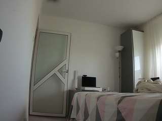 voyeurcam-charmhellen-kitchen