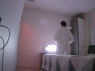 voyeurcam-charmhellen-kitchen webcam