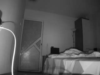 voyeurcam-charmhellen-kitchen