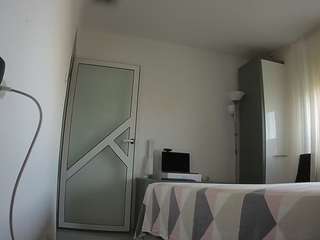 voyeurcam-charmhellen-kitchen