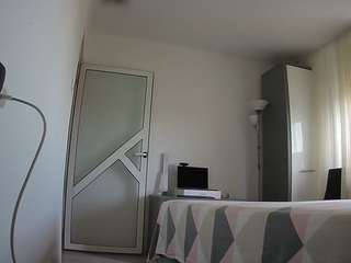 voyeurcam-charmhellen-kitchen