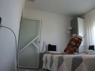 voyeurcam-charmhellen-kitchen camsoda