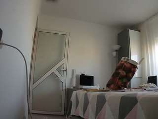 voyeurcam-charmhellen-kitchen